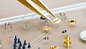 海口百达翡丽指定维修门店打开表壳